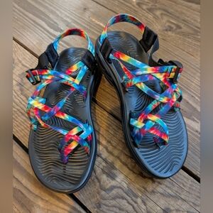NWOT Chaco Women's Rainbow Tie-Dye Strap Sandals with Black Footbed 8